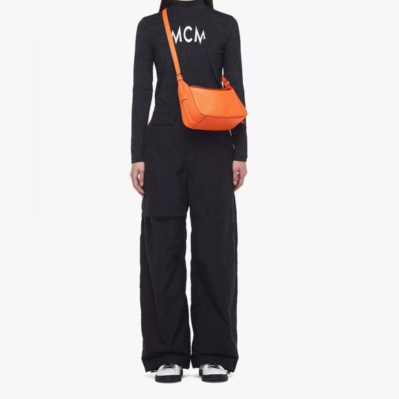 Mcm AREN FLAP HOBO BAG IN EMBOSSED MONOGRAM LEATHER - Picture 11 of 11